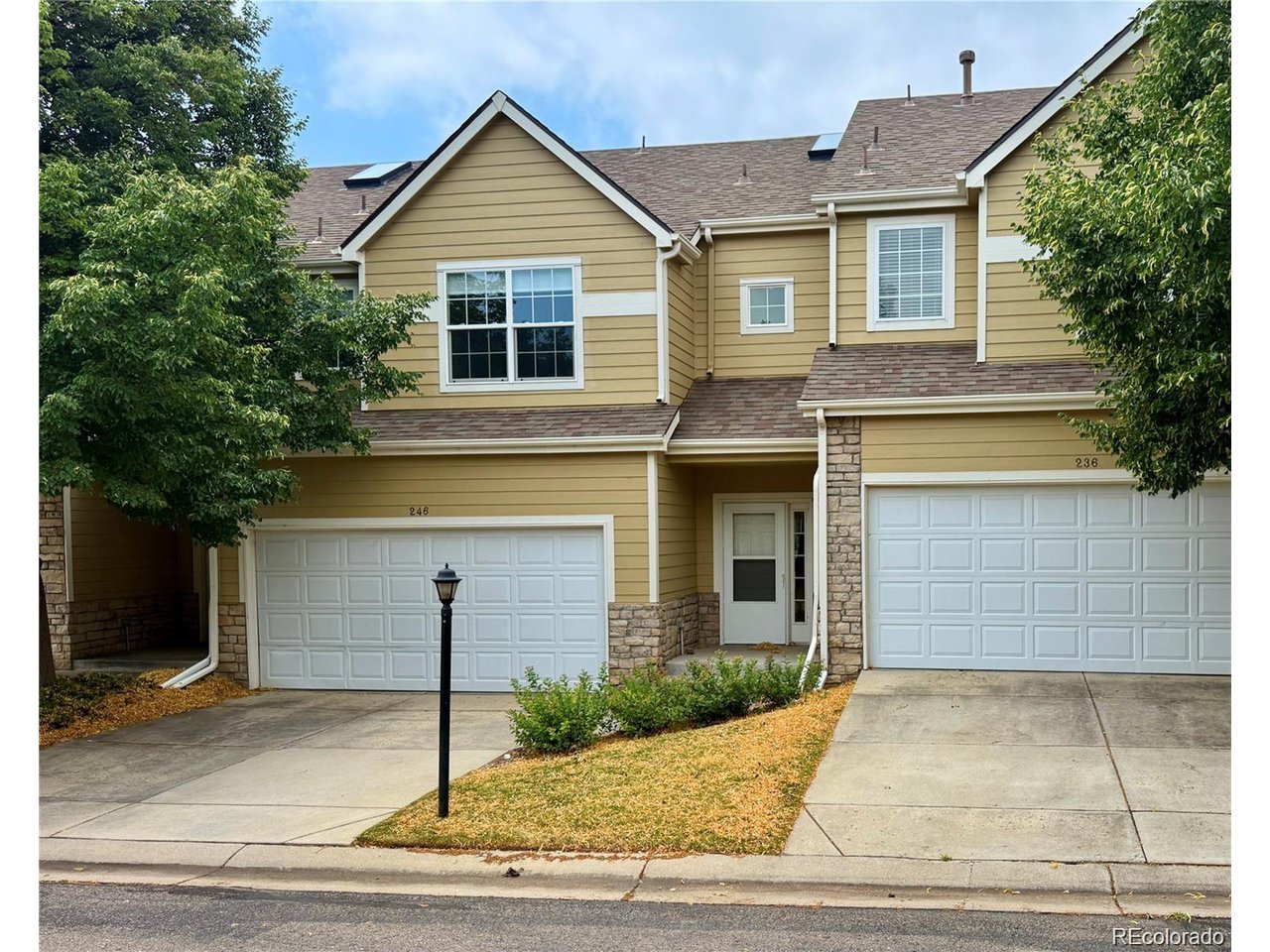 246 Rockview Dr