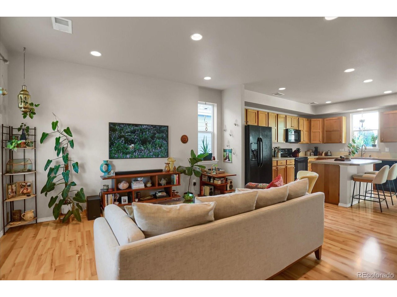 1933 Winamac Dr