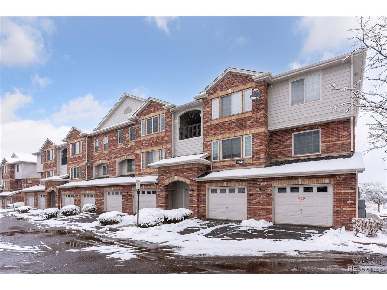 8944 Fox Dr