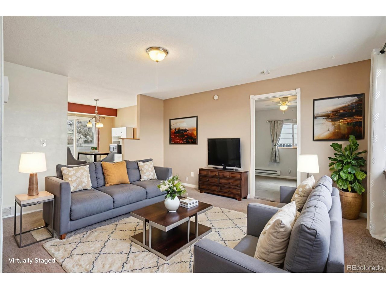106 N Quentine Ave