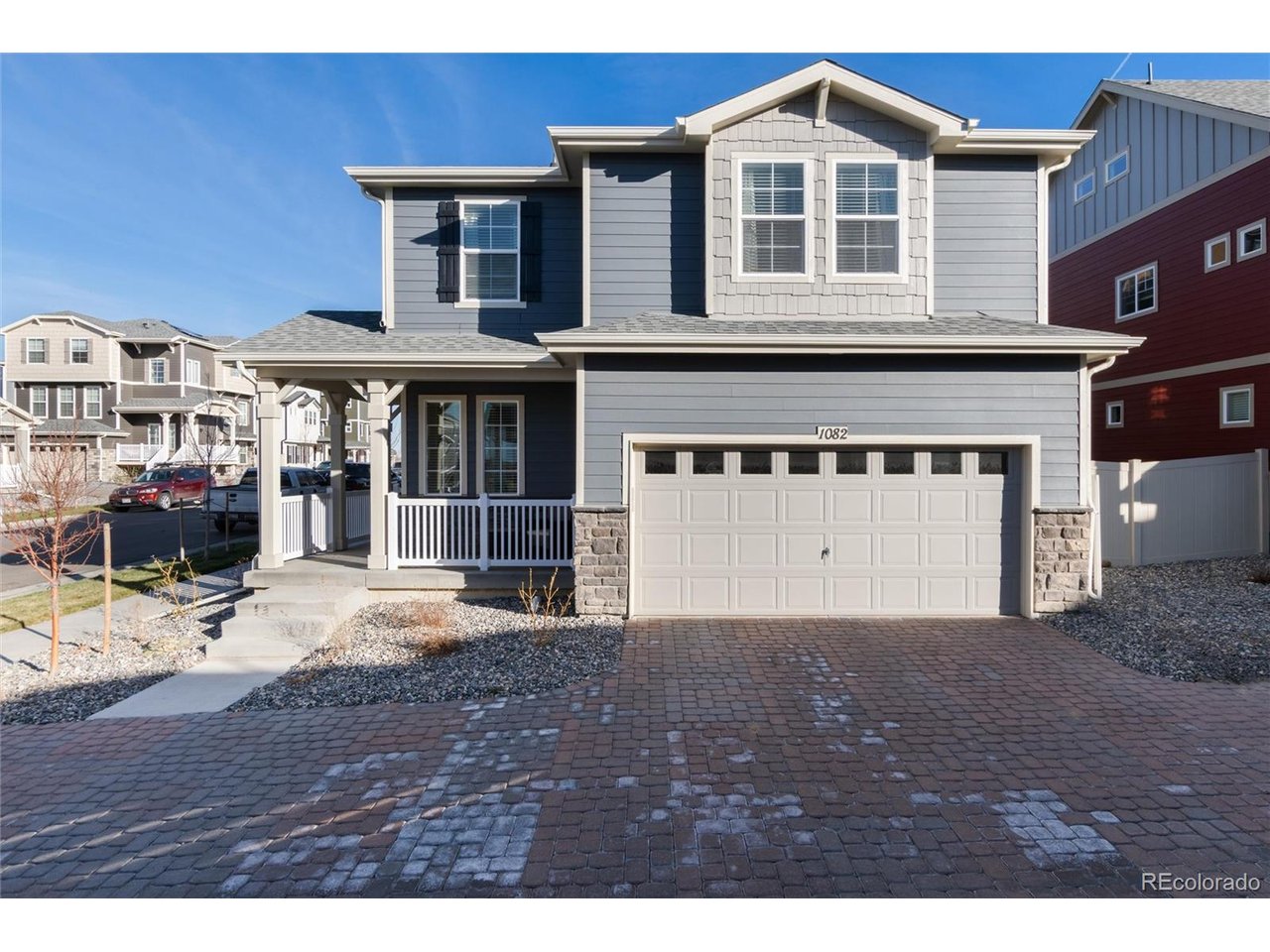 1082 Sugarloaf Ln