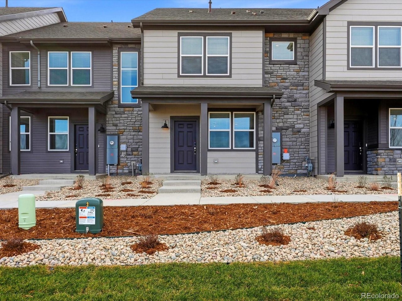 1594 Riverplace Dr