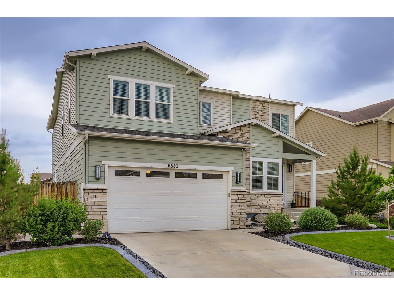 6883 E 132nd Pl