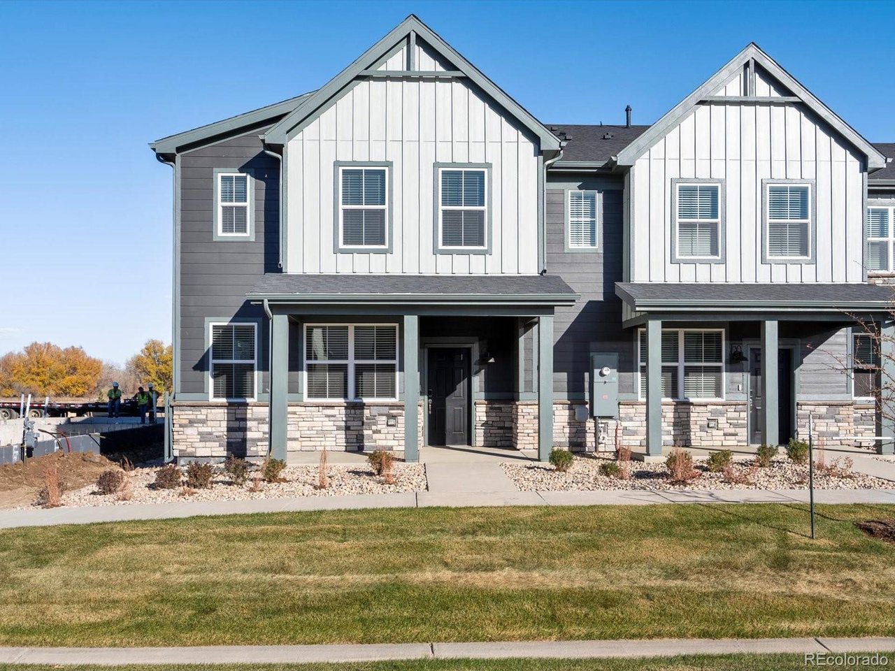 1600 Riverplace Dr