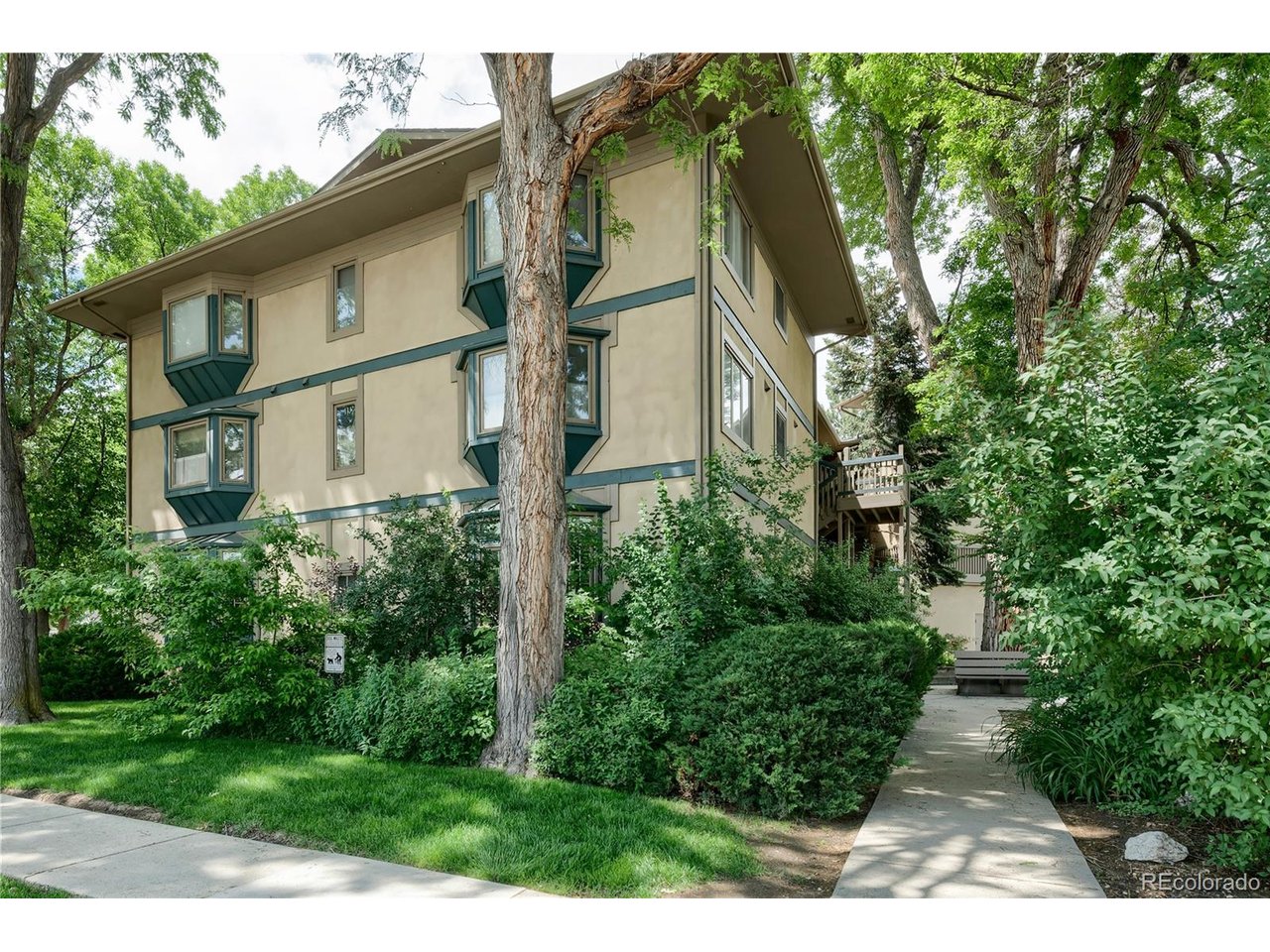 400 Emery St