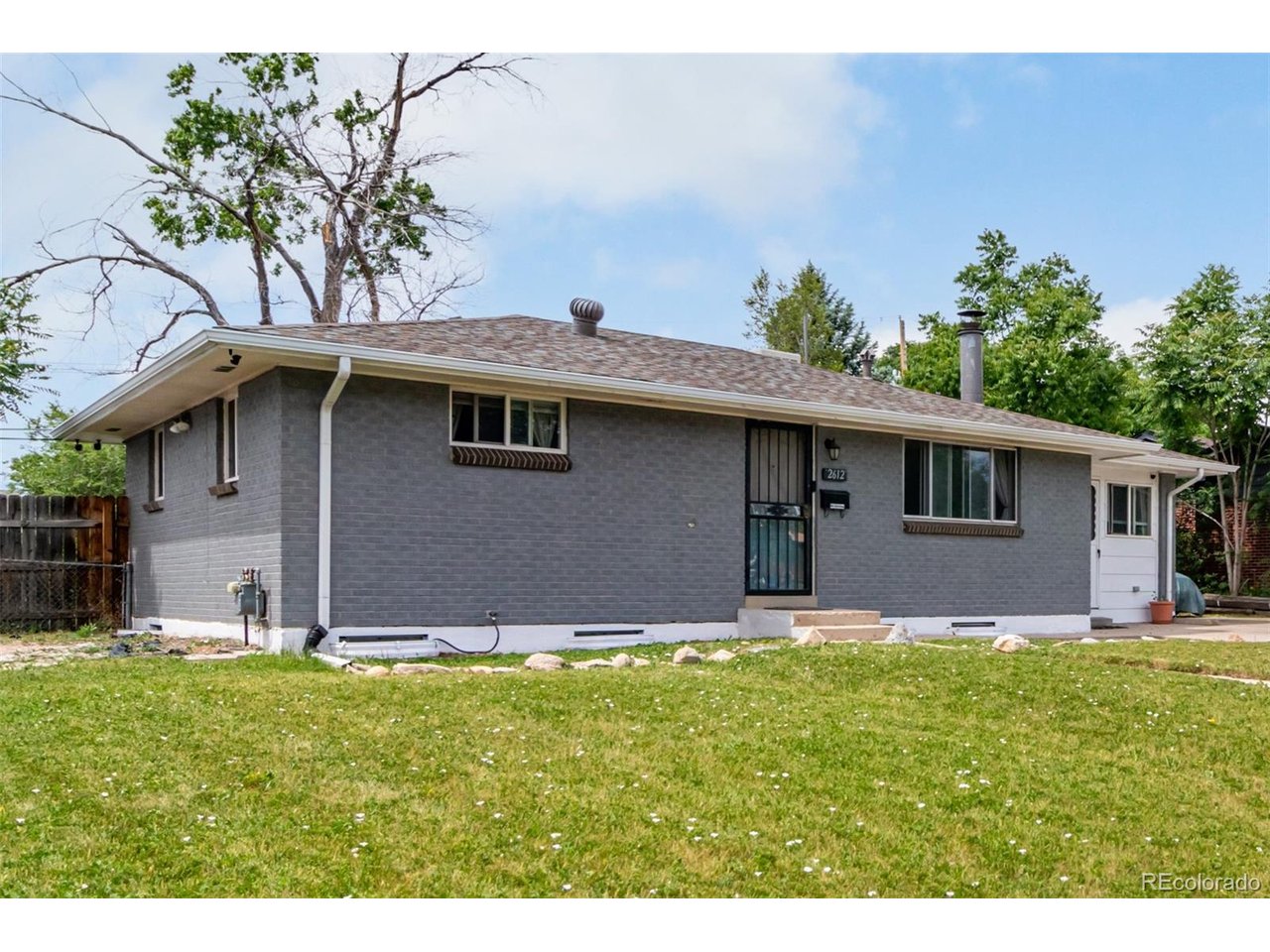 2612 Meadowbrook Dr