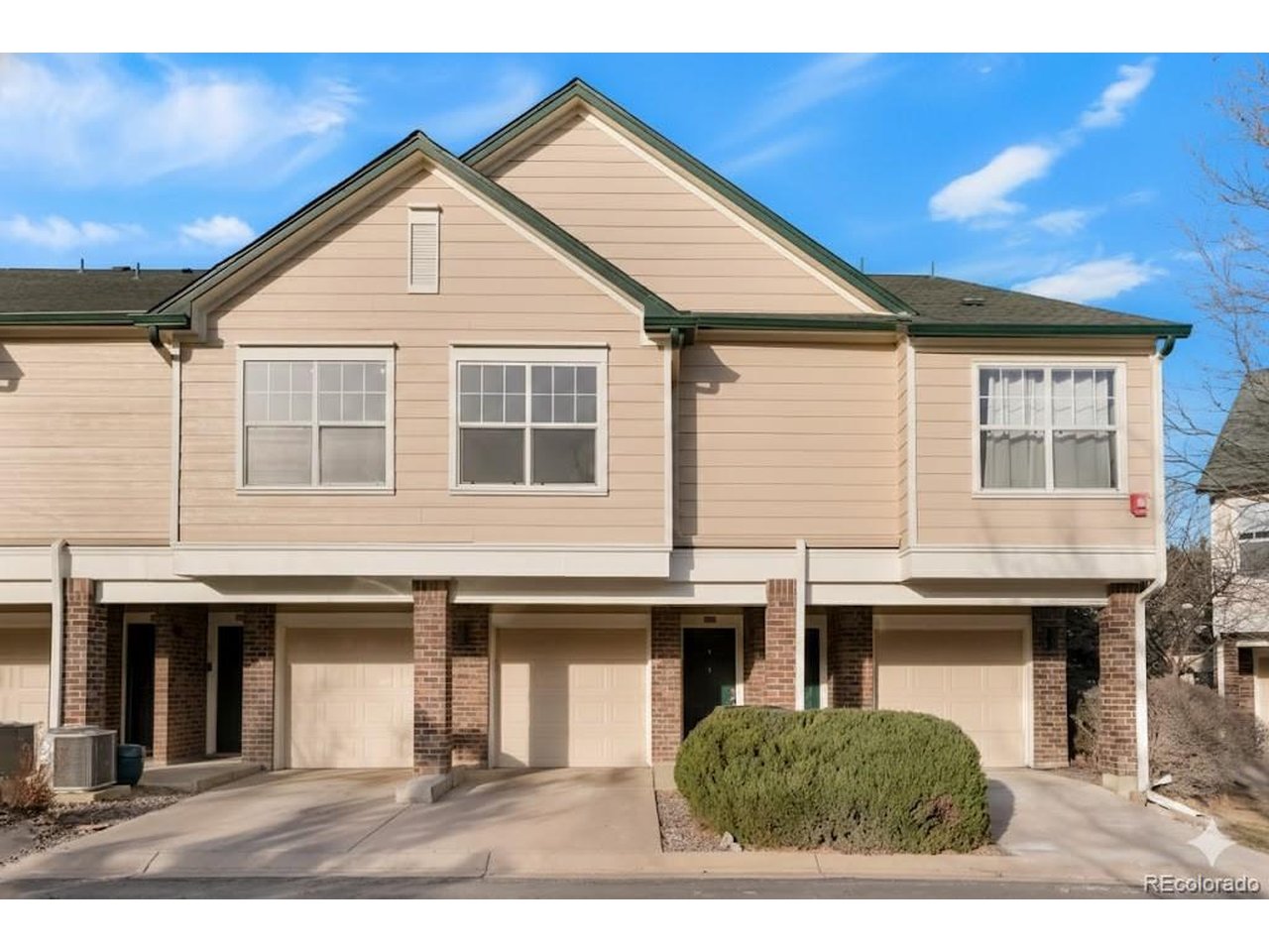 1857 Spaulding Cir