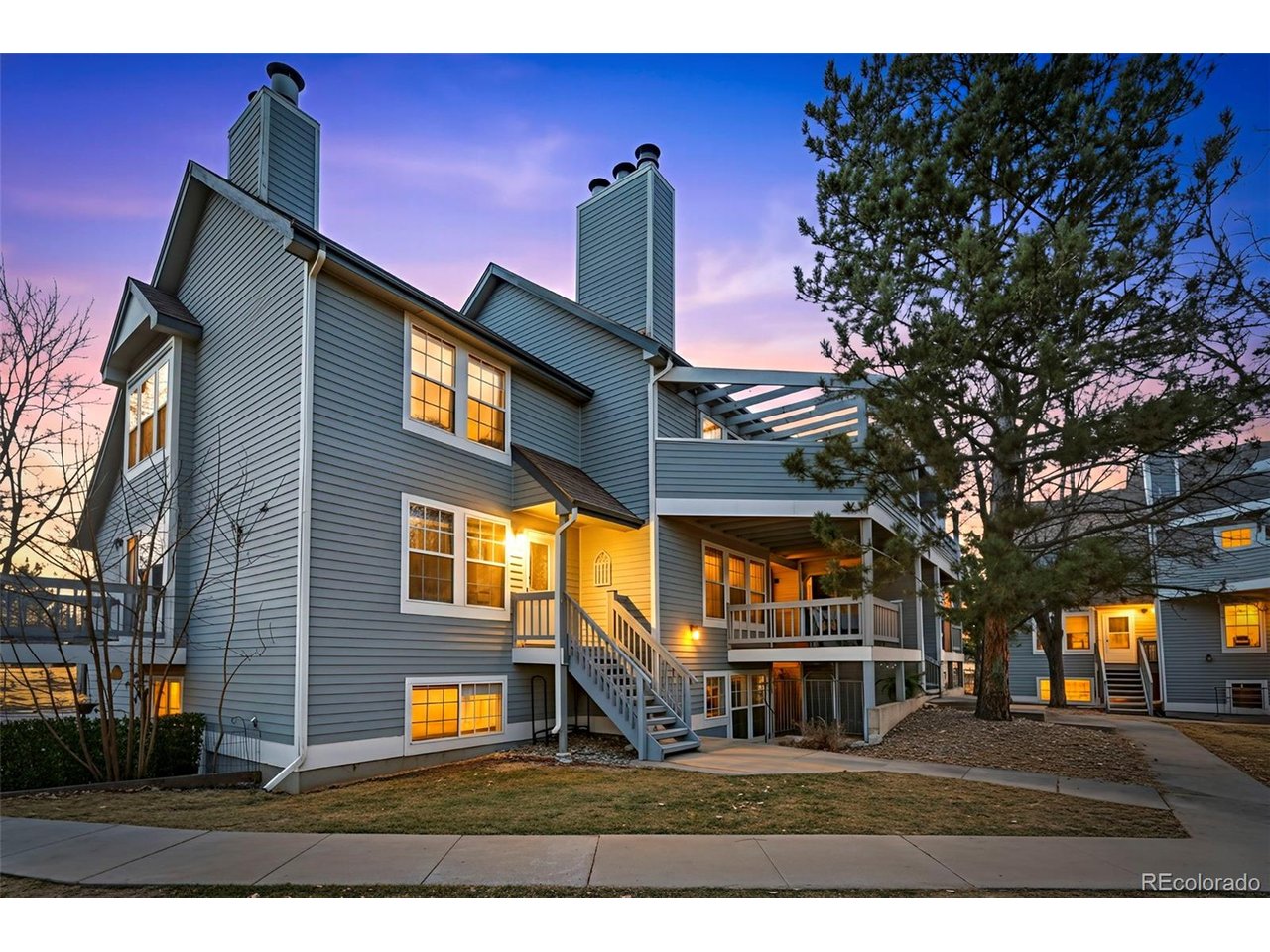 1601 W Swallow Rd
