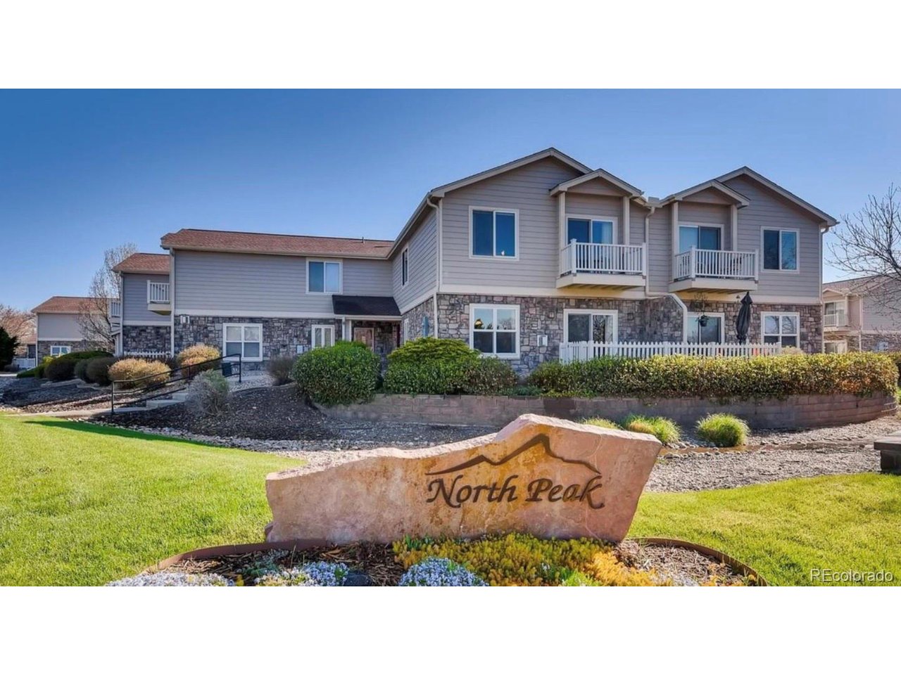 1571 Roseanna Dr