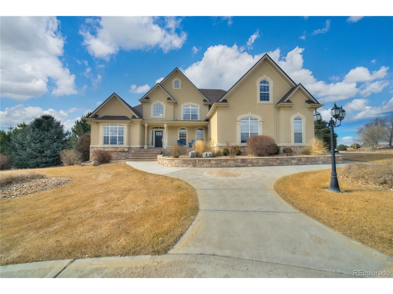 63 Lakeview Cir
