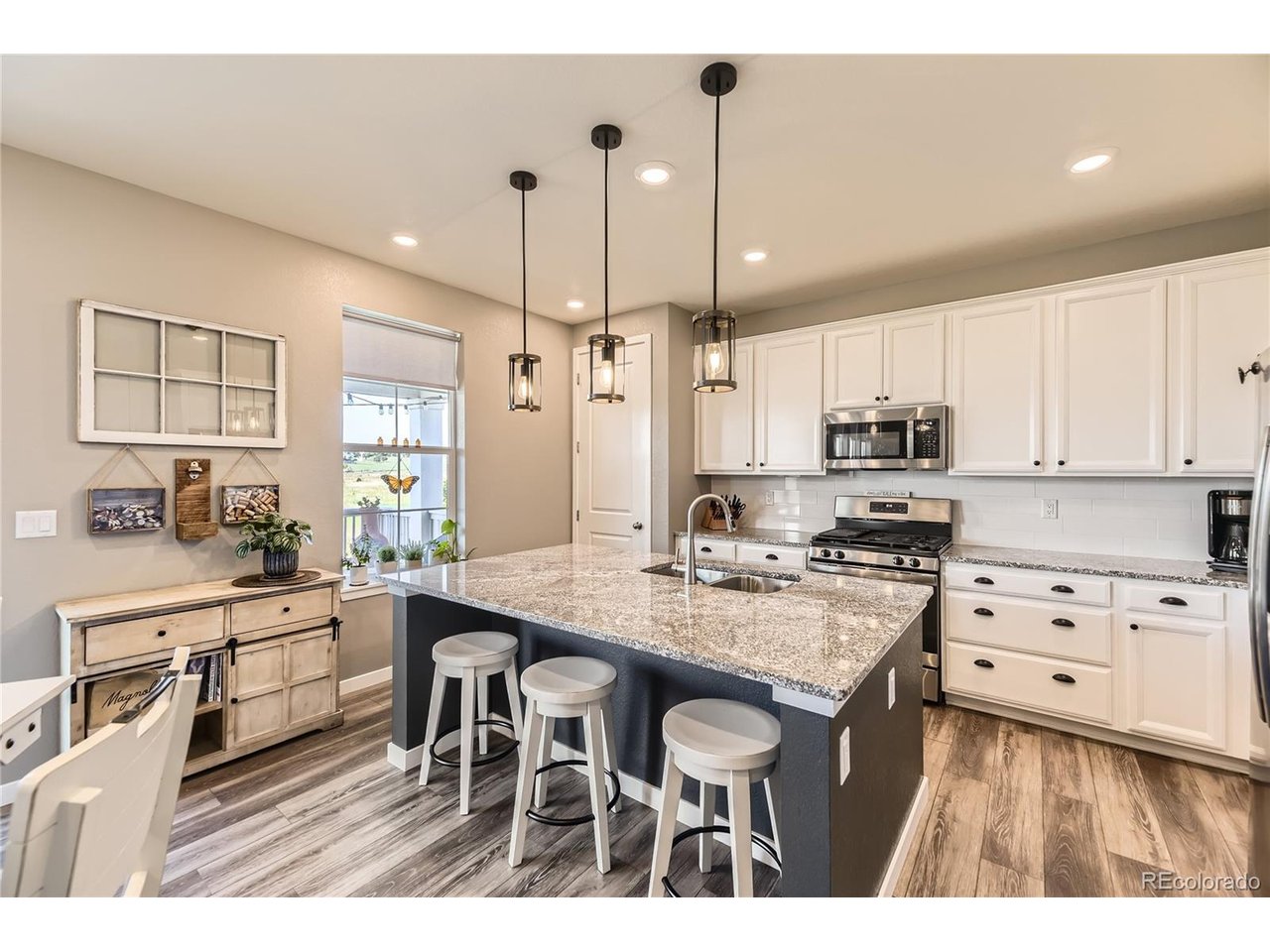 1182 Williams Loop
