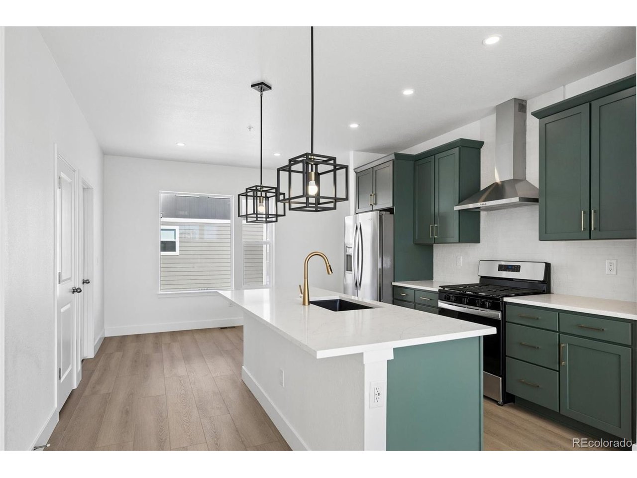 2720 W 68th Ave
