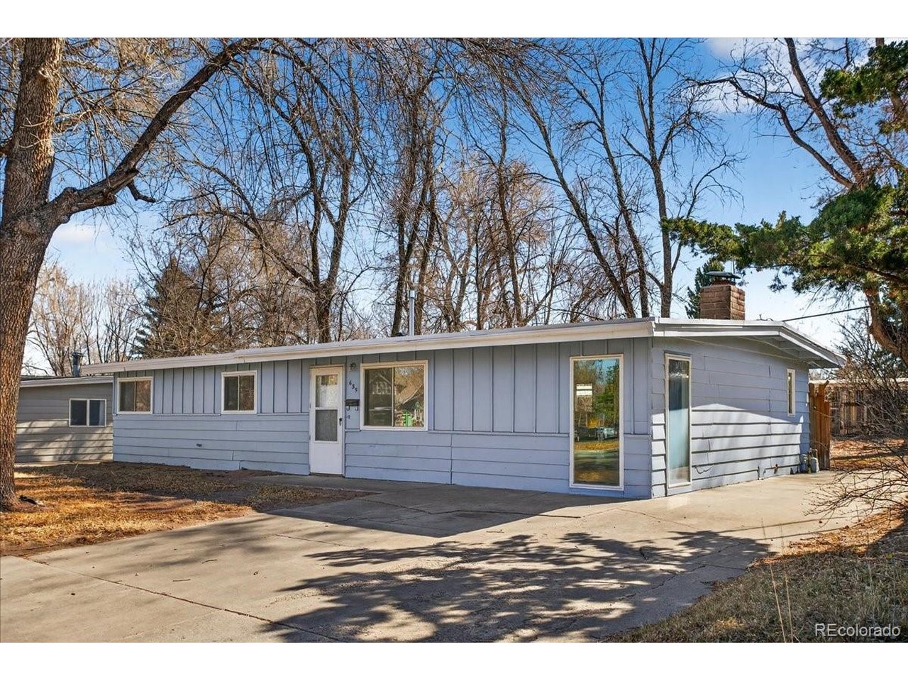 635 W Prospect Rd