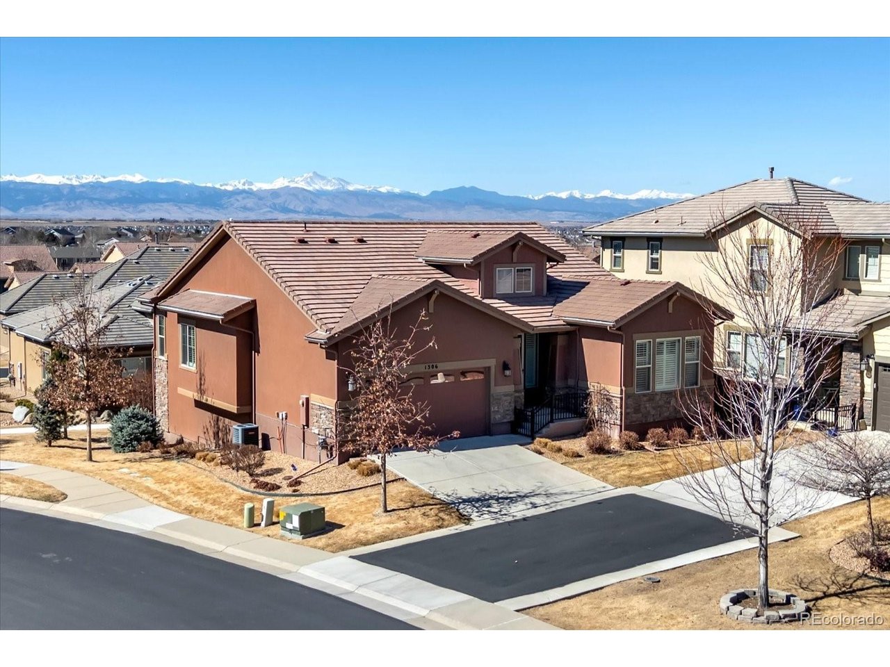 1306 Skyline Dr