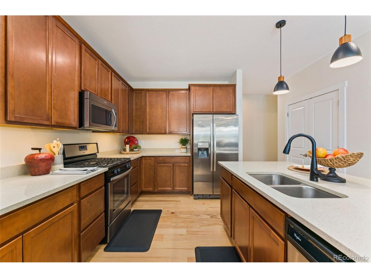 671 Robert St