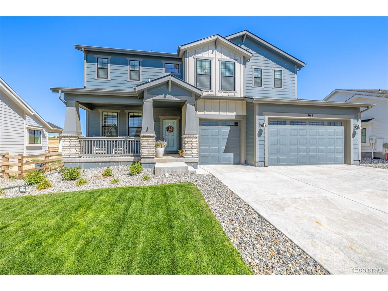 943 W Hopkins Dr
