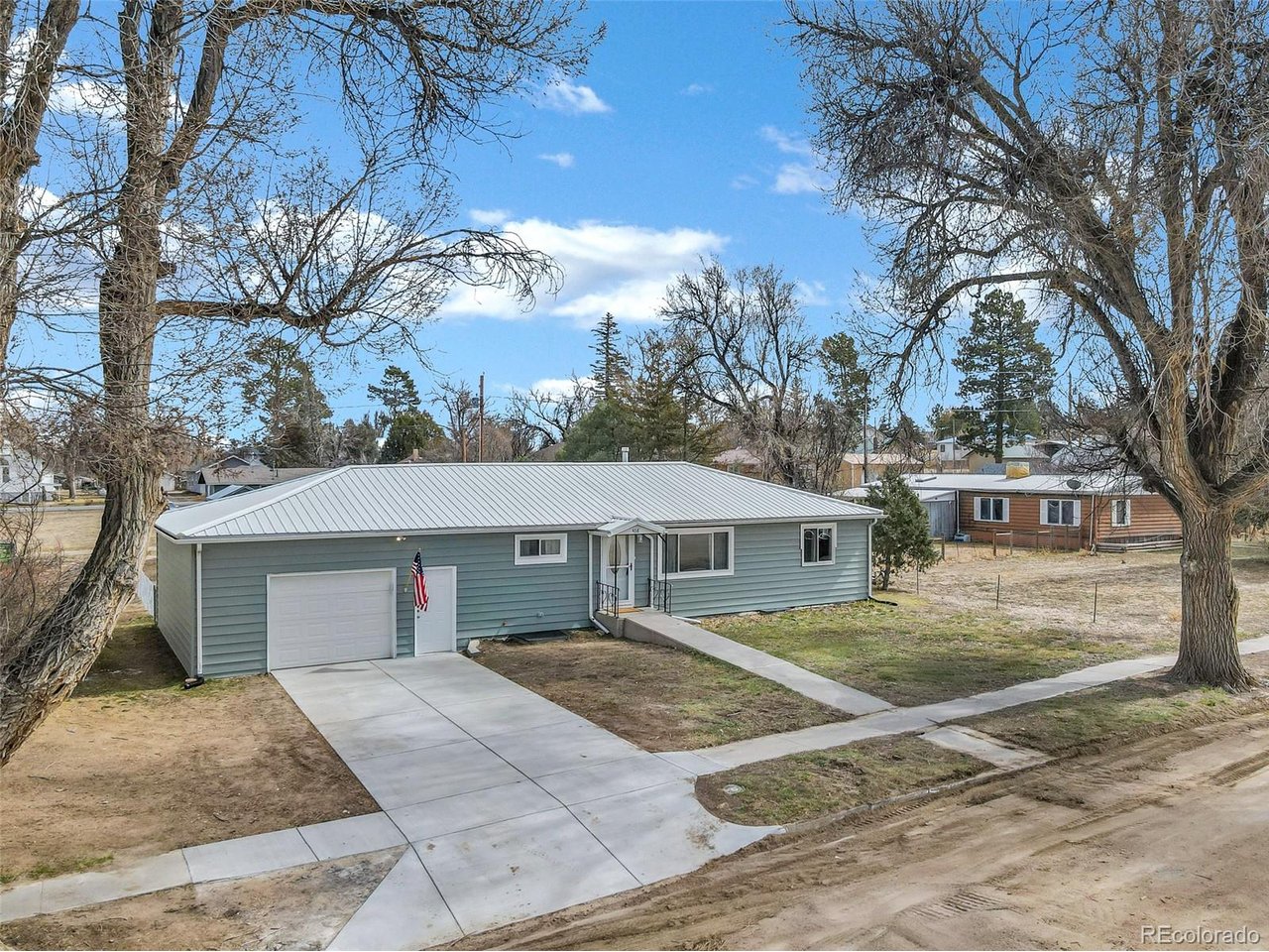 408 Sioux Ave