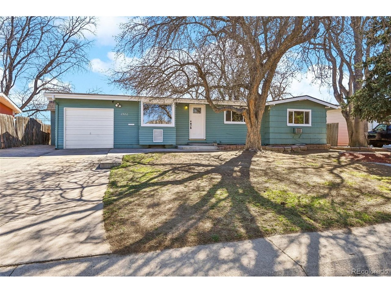 2580 Valley View Dr