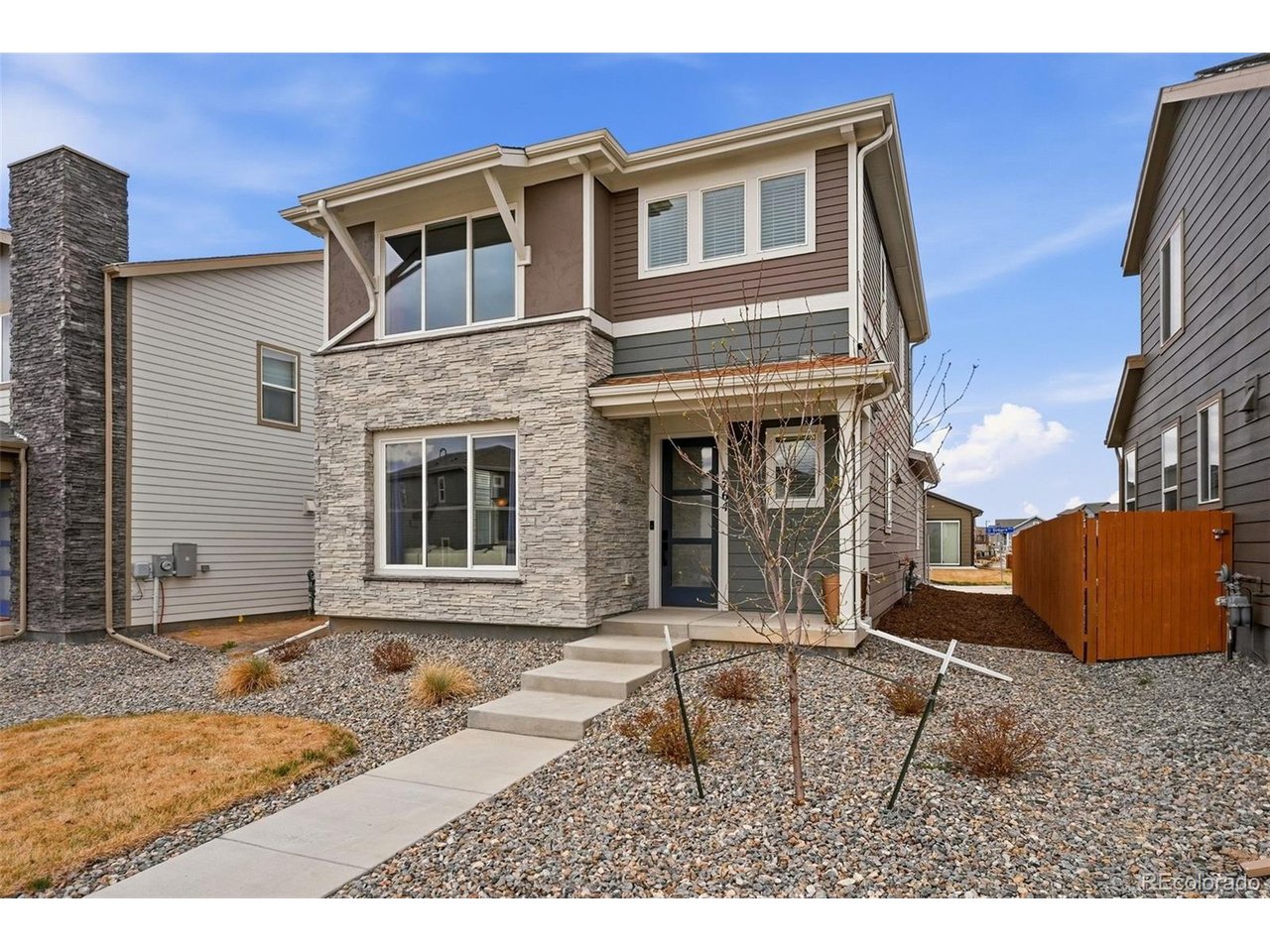 2764 Simpre Way