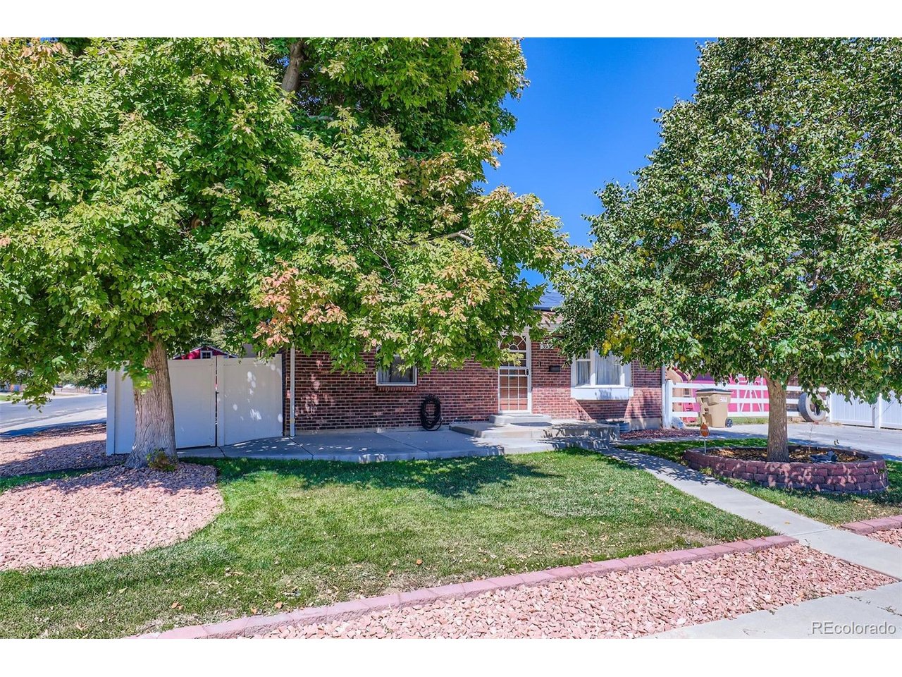 393 Ash Ave