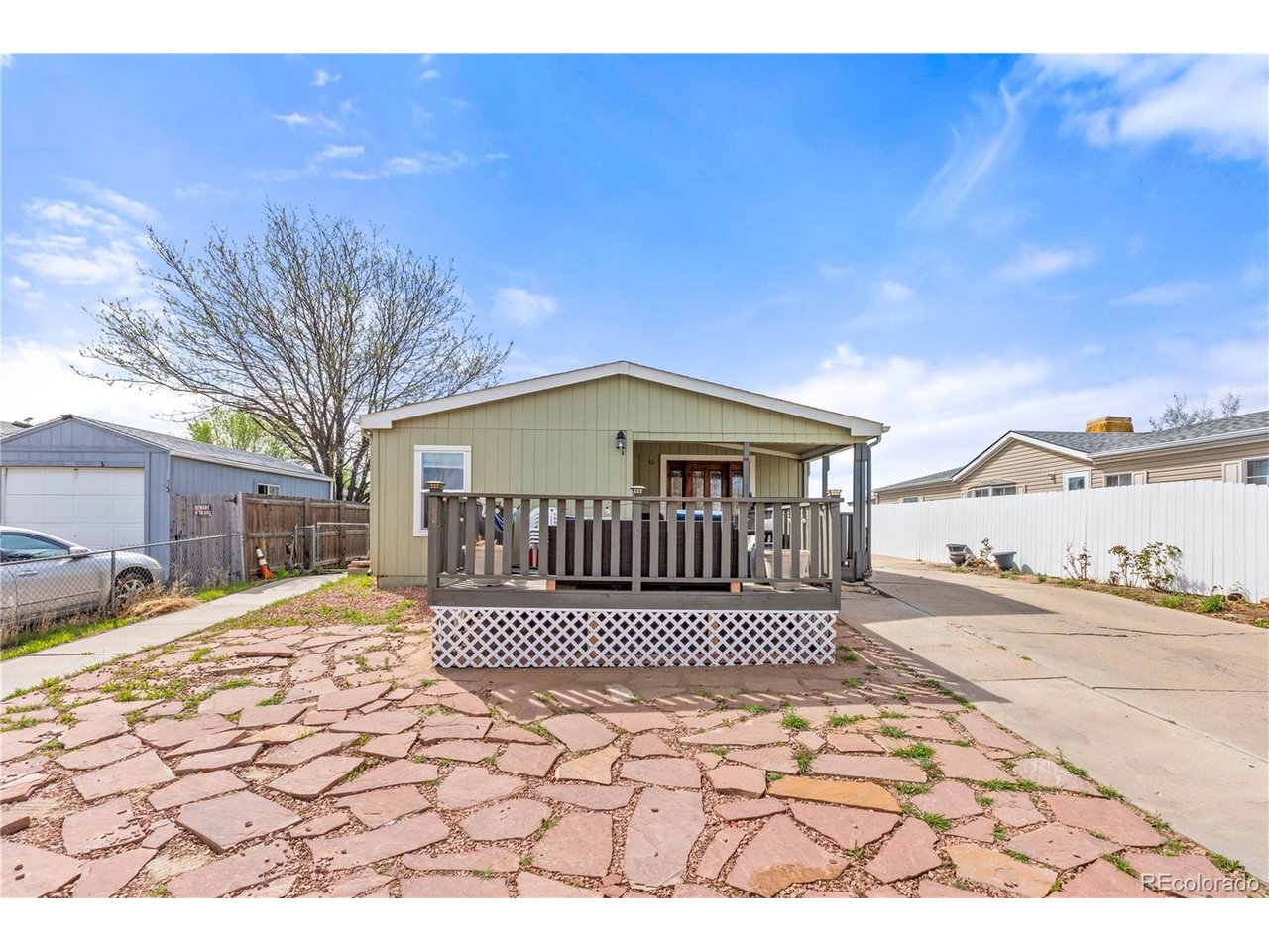 107 Willow Dr