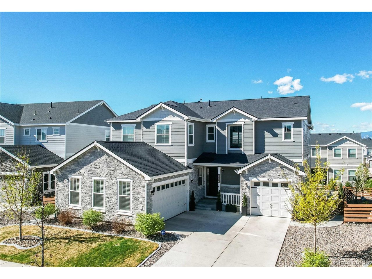 832 Sundown Way