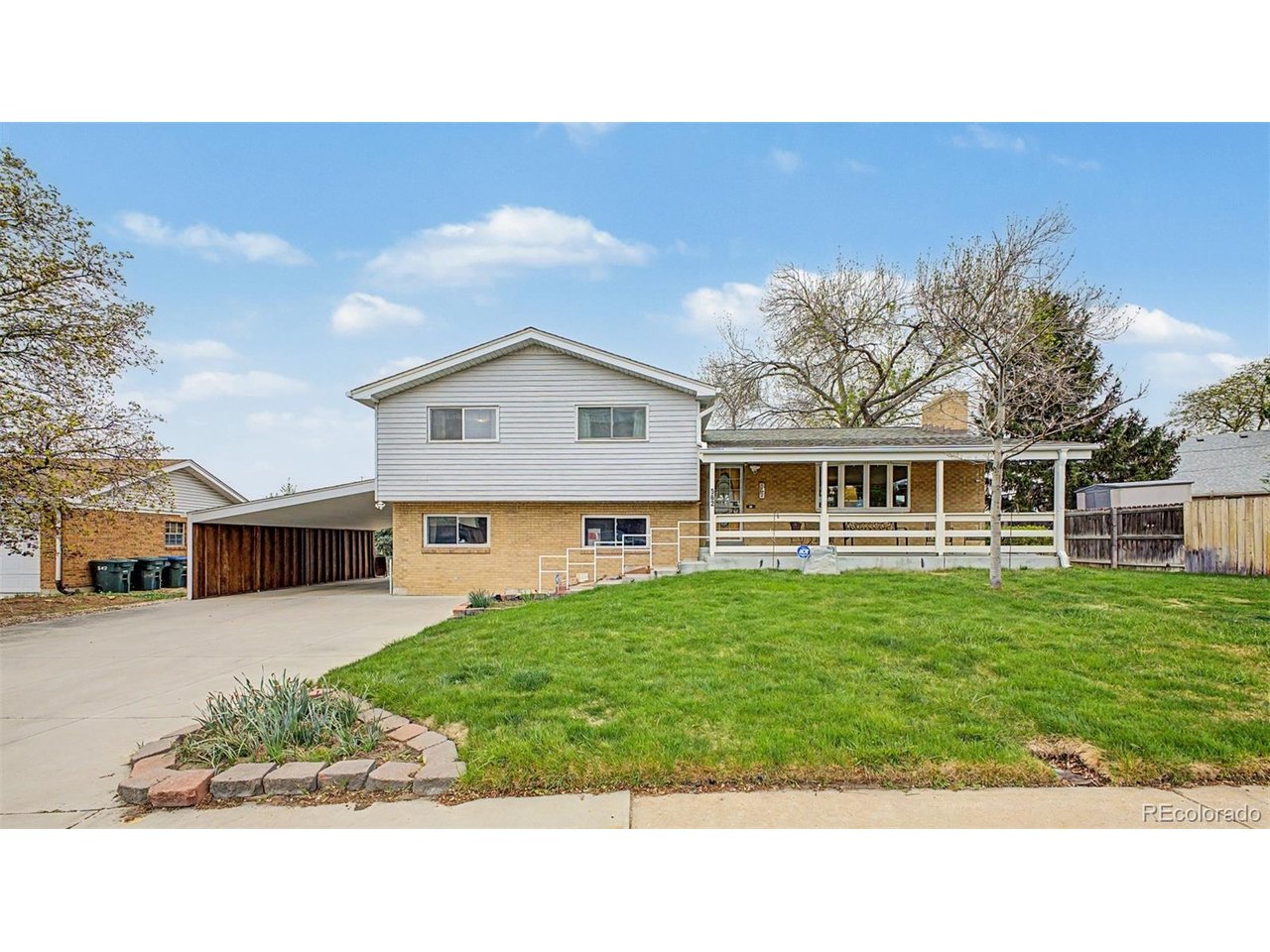 562 Melody Dr