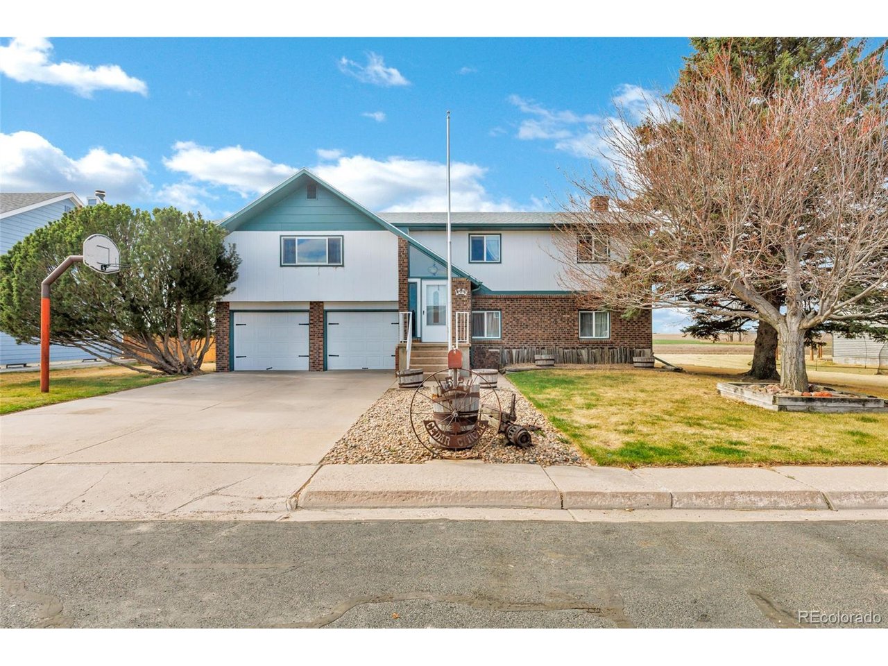 1524 Cedar Cir