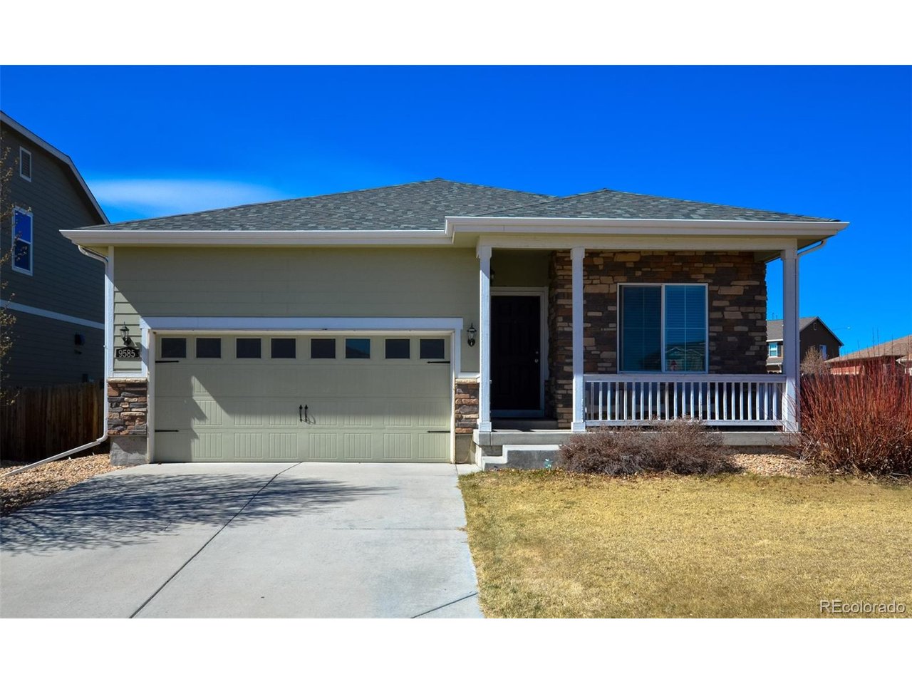 9585 Dexter Ln