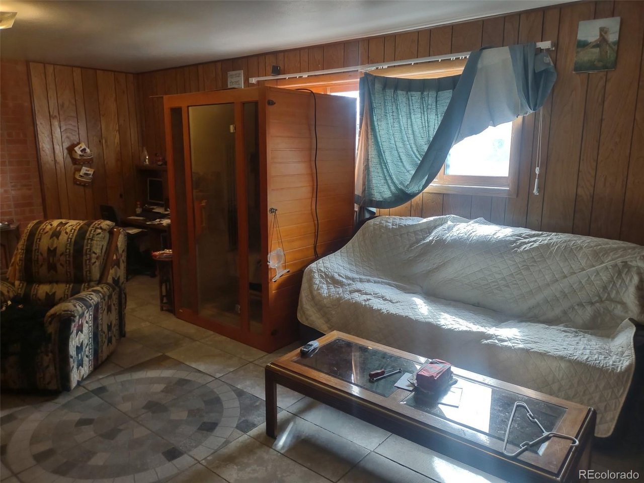 50 Paradise Dr