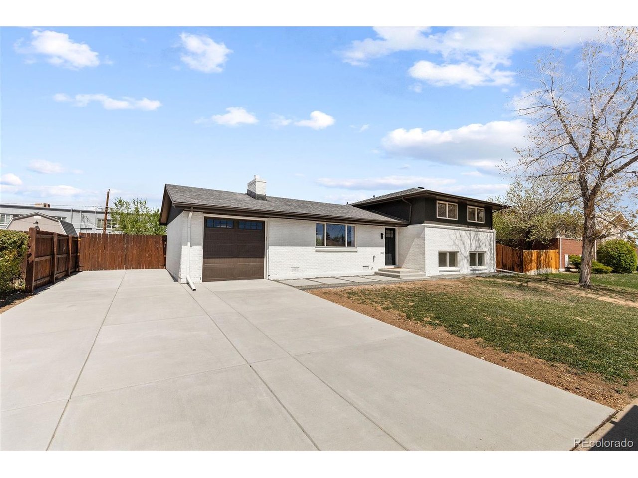 1423 W 103rd Pl