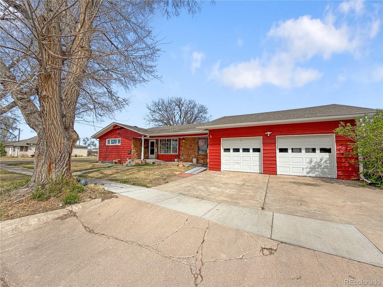 662 Ash Ave