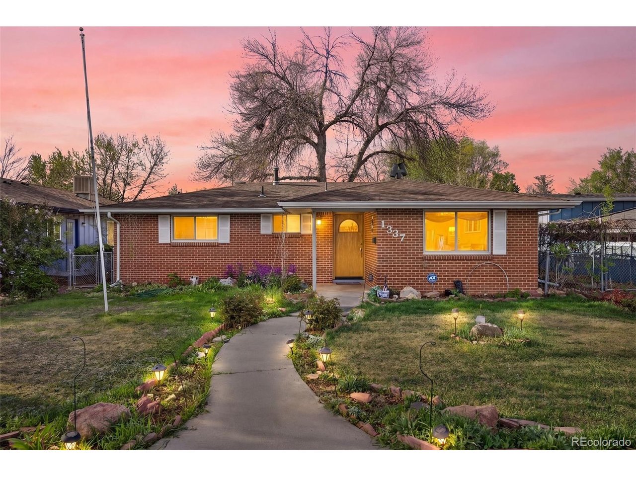 1337 Sharpe Pl