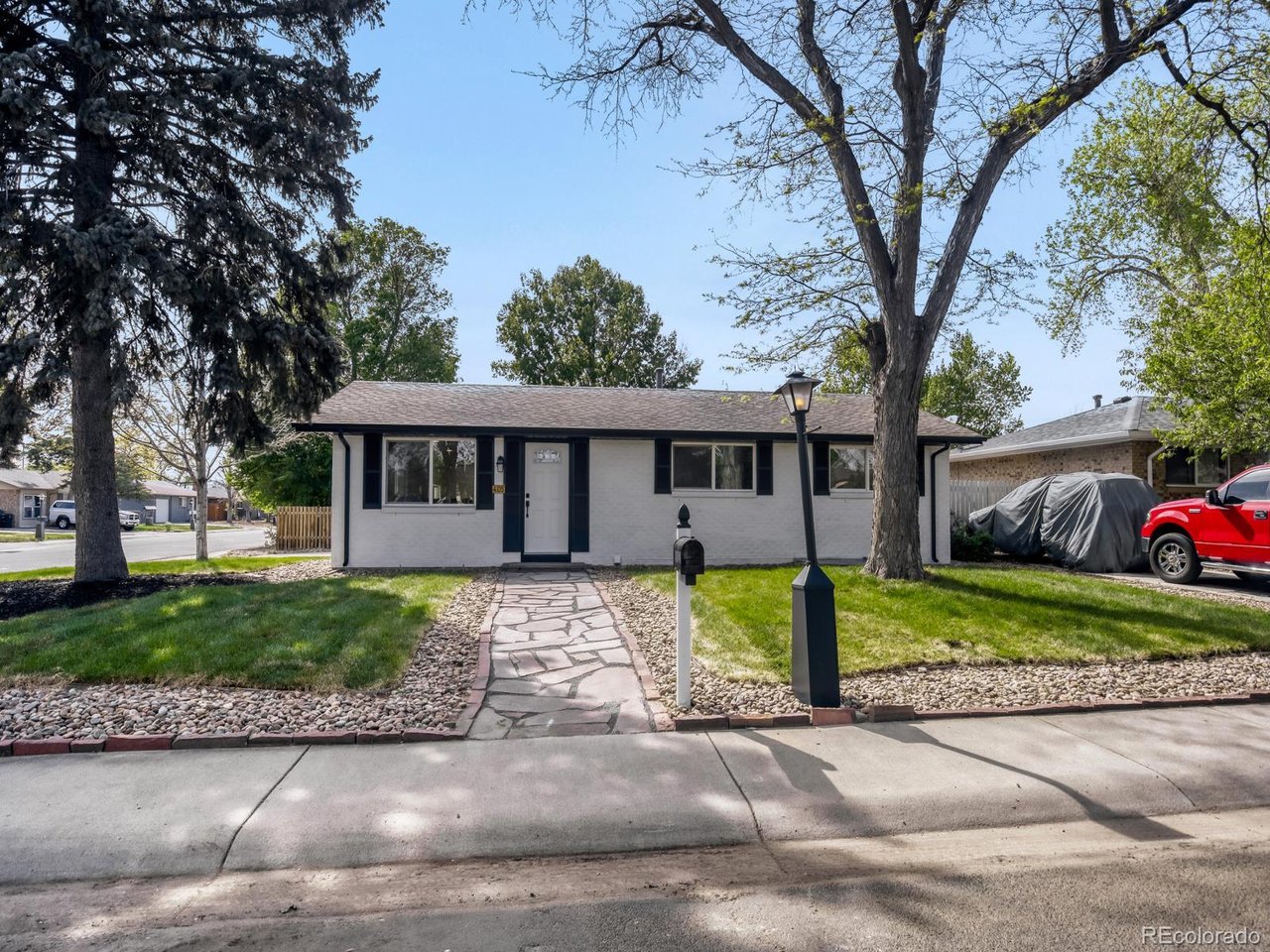 405 Elliott St