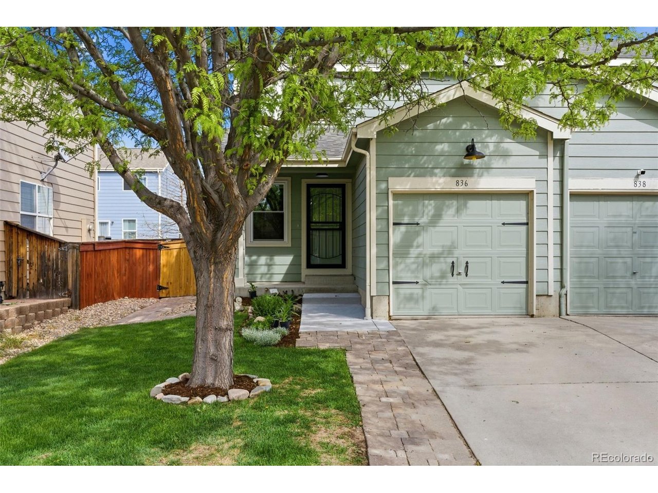836 Mockingbird Ln