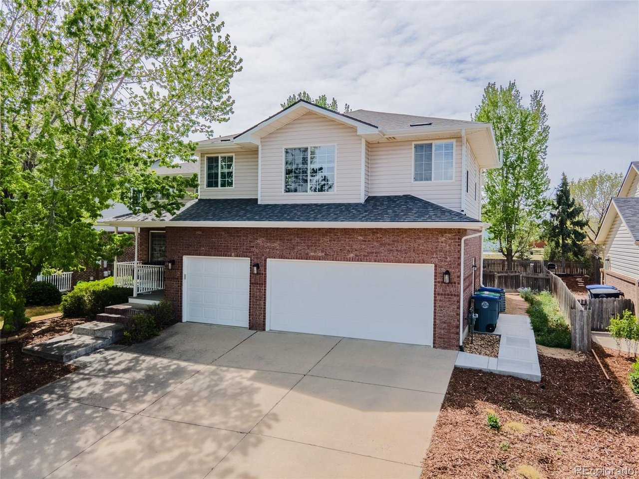 2513 Falcon Dr