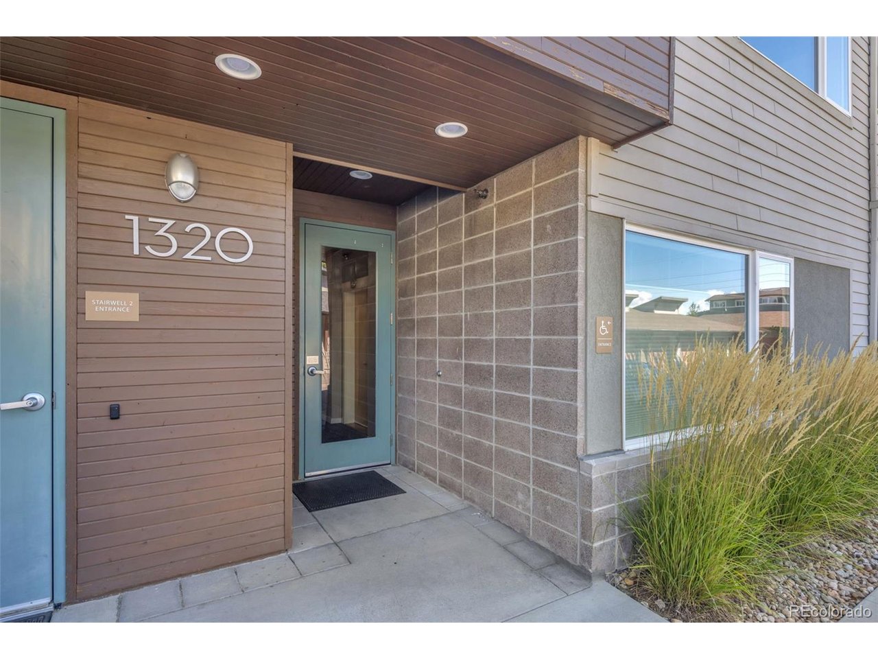 1320 Snowberry Ln