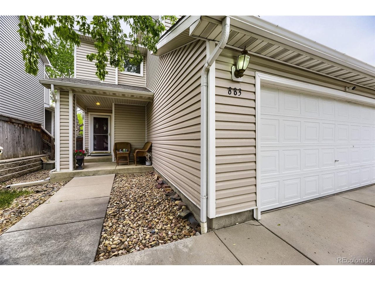 883 Macaw St
