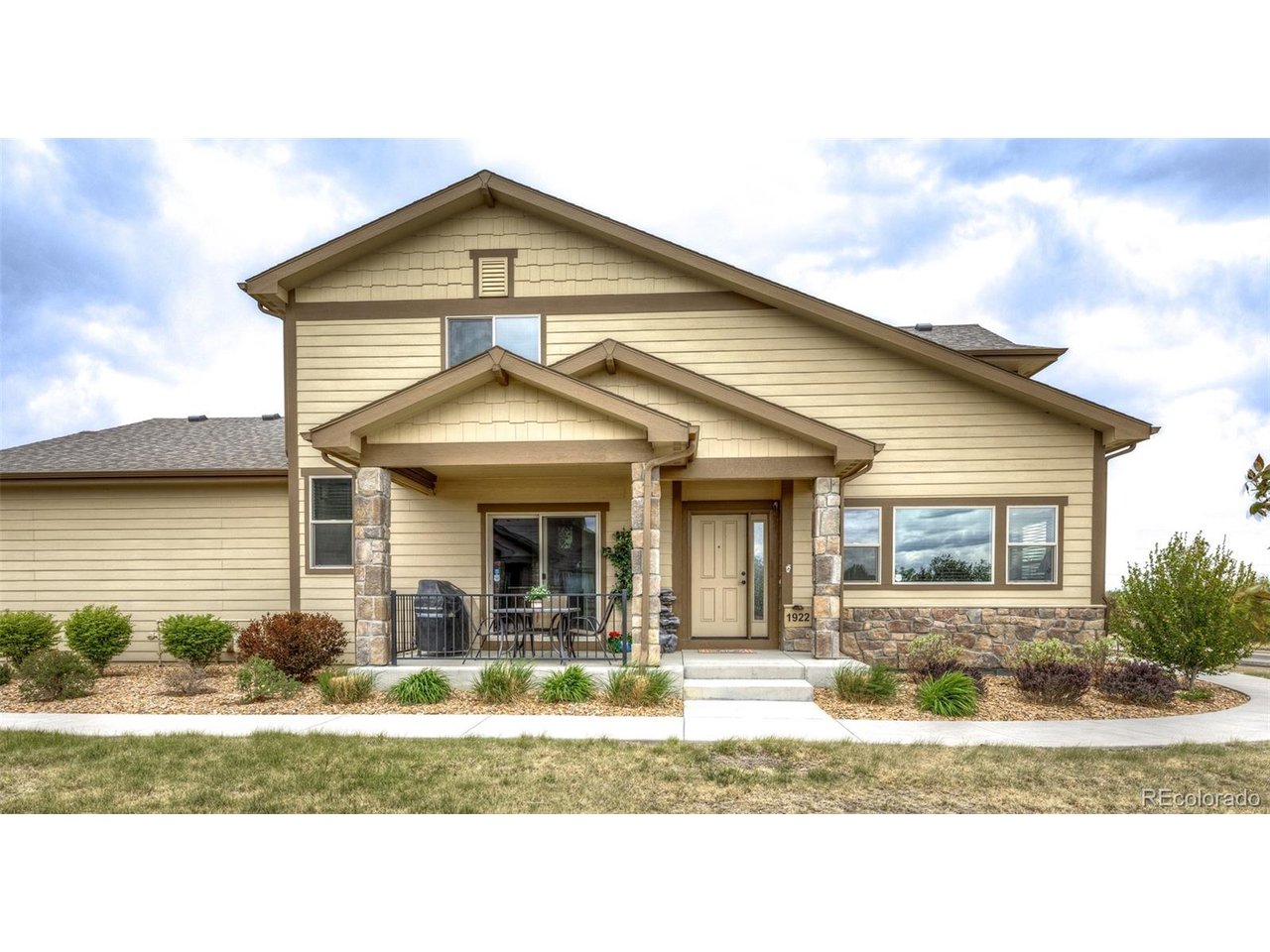 1922 Sunshine Peak Dr