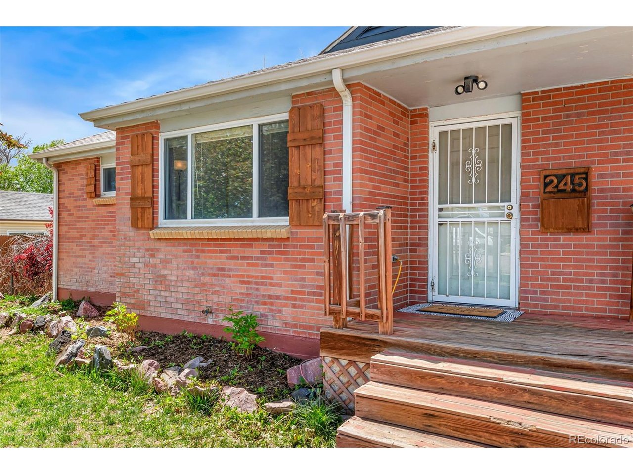 245 S 12th Ave