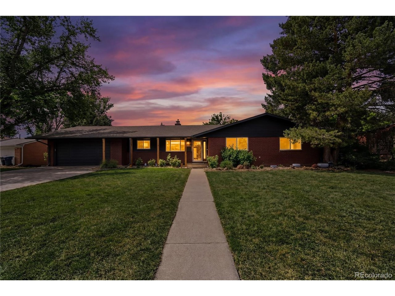 835 Hillside Ct