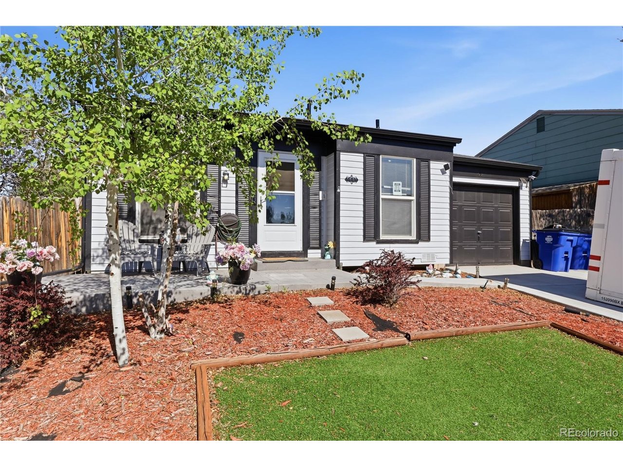 1651 Killarney St