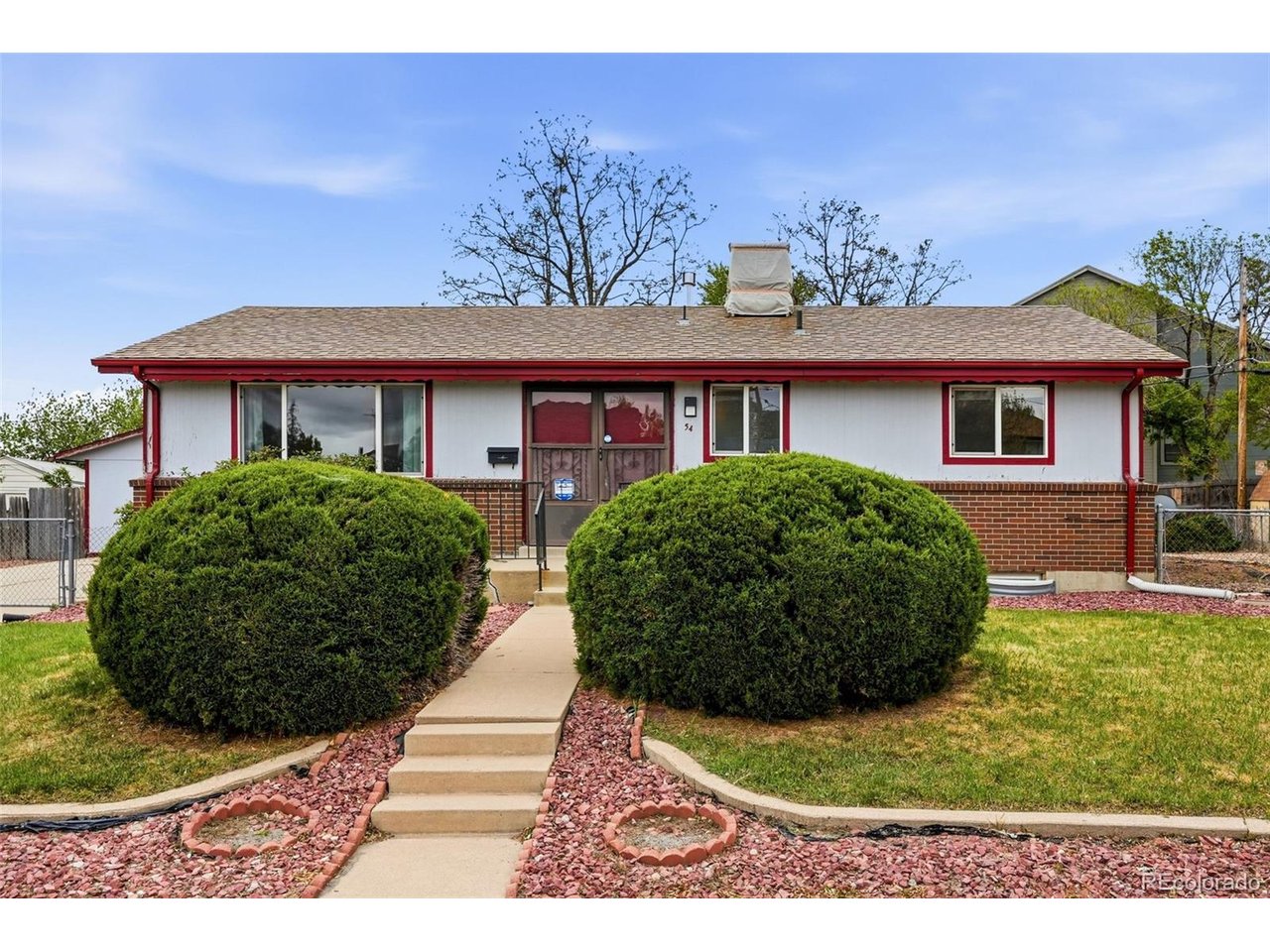 54 Leona Dr
