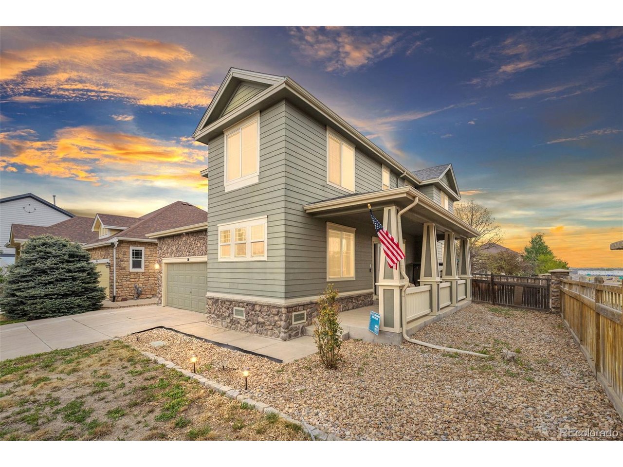 16 Apache Plume St