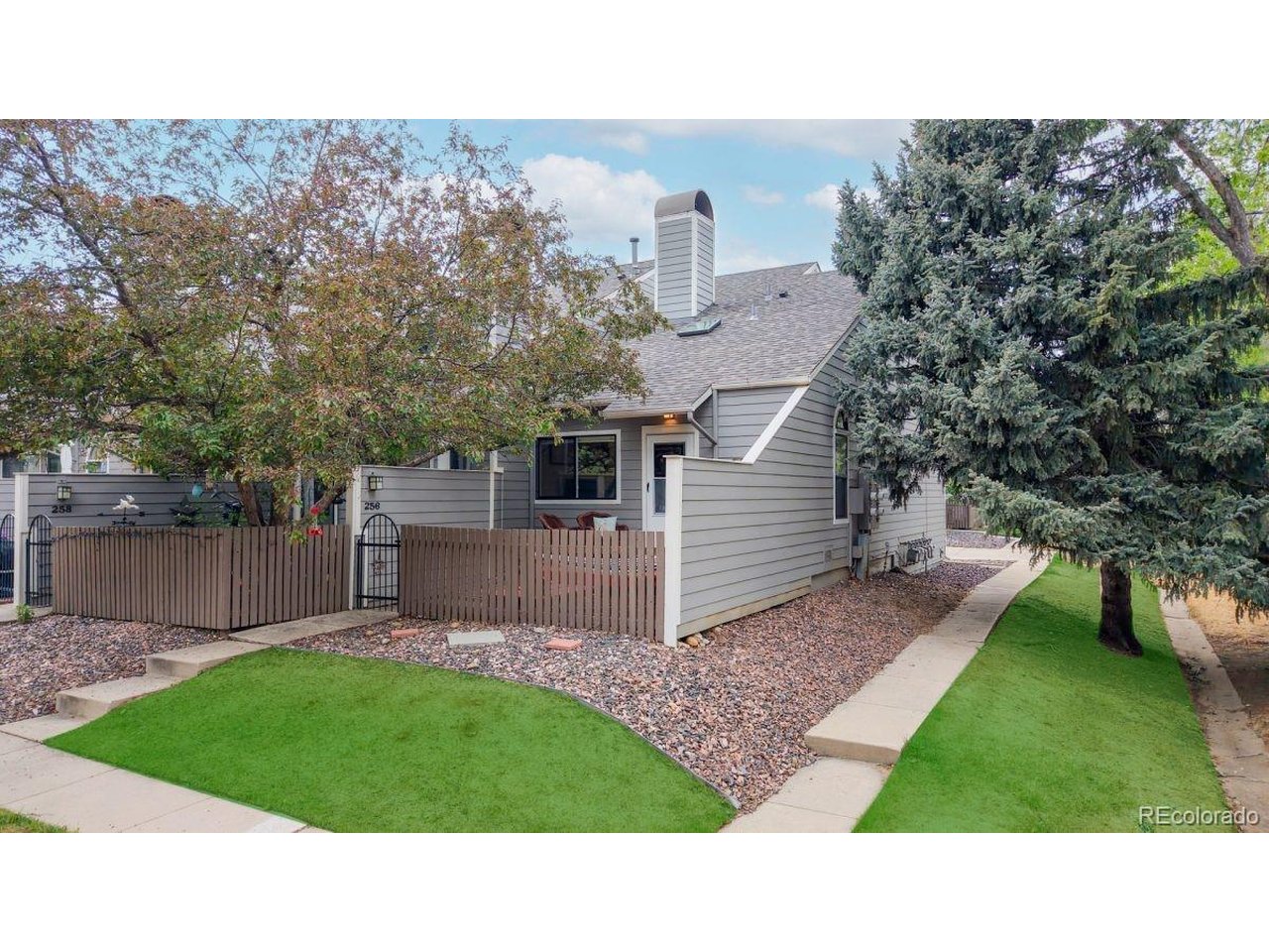 256 S Taft Ct