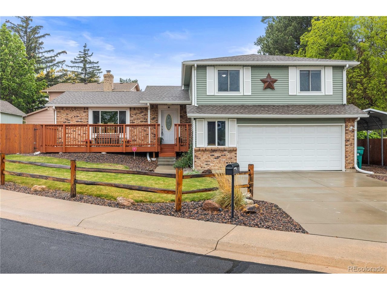 2527 W 104th Cir