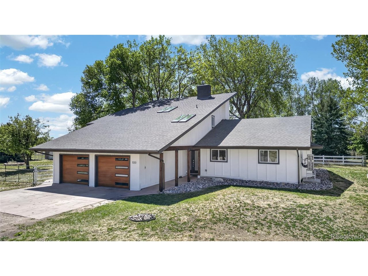1120 Meadowlark Dr