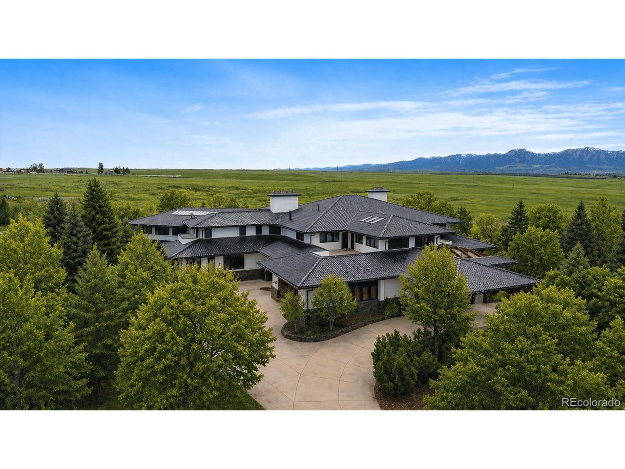 8532 Strawberry Ln