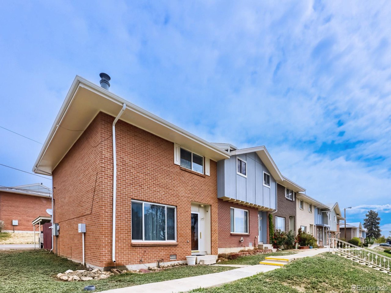 8763 Santa Fe Dr