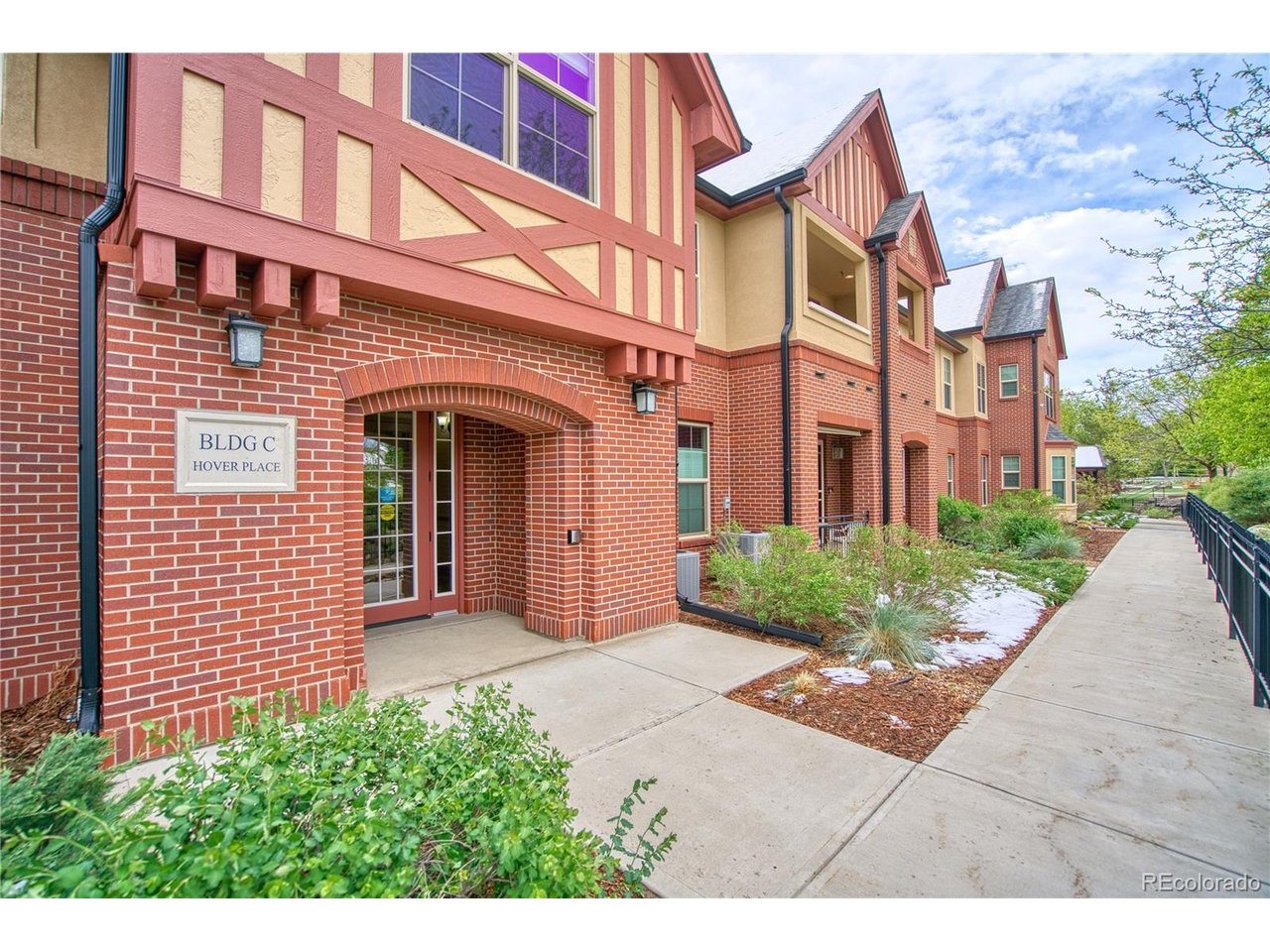 1379 Charles Dr